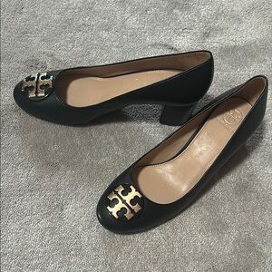 Tory Burch Black Leather Pumps size 9